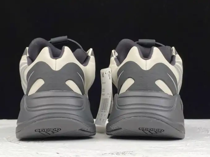 Boost Yeezy Bone FY3729 Adidas 700 MNVN 0523